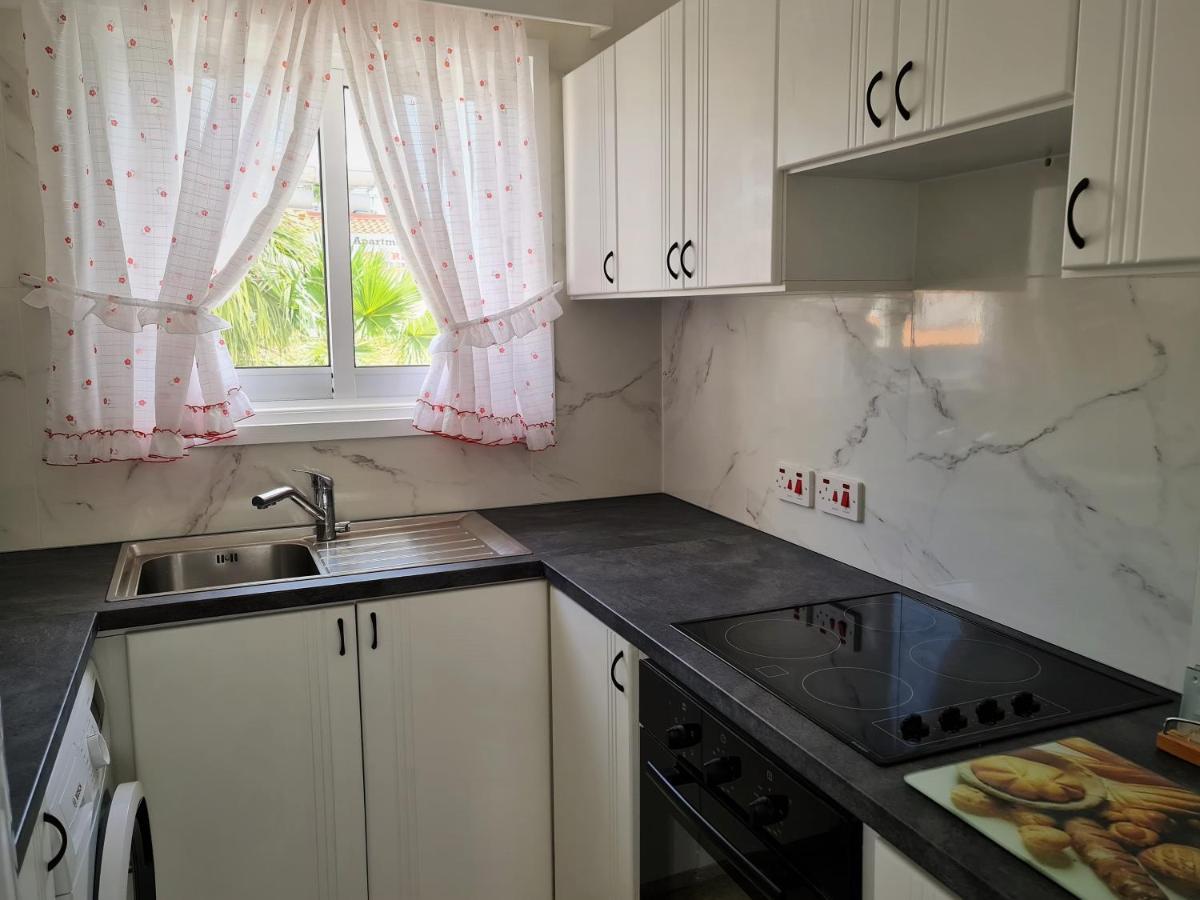 Easystay Two Bedroom Apartment Larnaca Luaran gambar