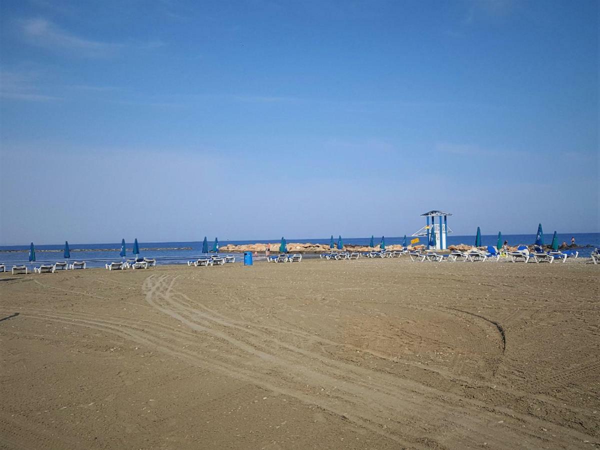 Easystay Two Bedroom Apartment Larnaca Luaran gambar